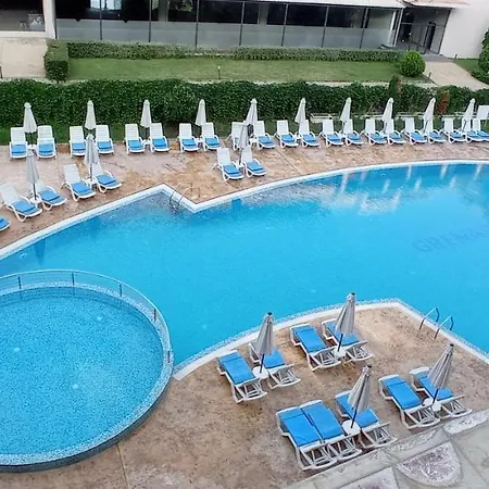 Grenada 22b Private Sunny Napospart